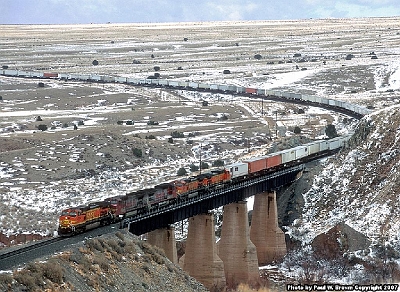 BNSF 4734 at Abo Bridge 1 with Snow in March 1999.jpg